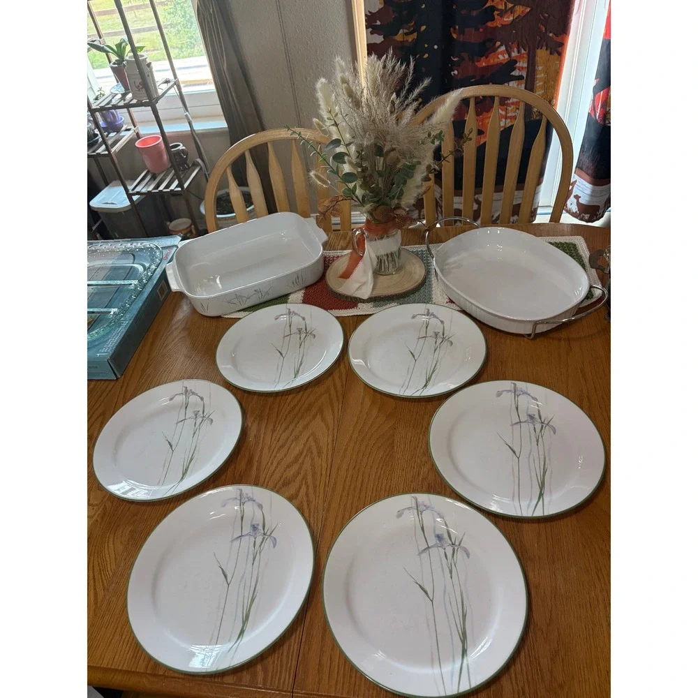 Corelle Iris Dinnerware Set 6 Dinner Plates and 1 Casserole Dish White Floral